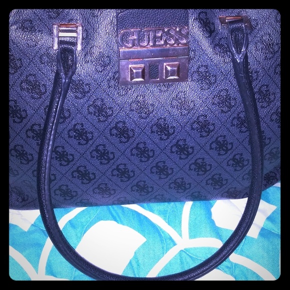 Guess Handbags - Guess Purse Guess Handbags - Guess Purse